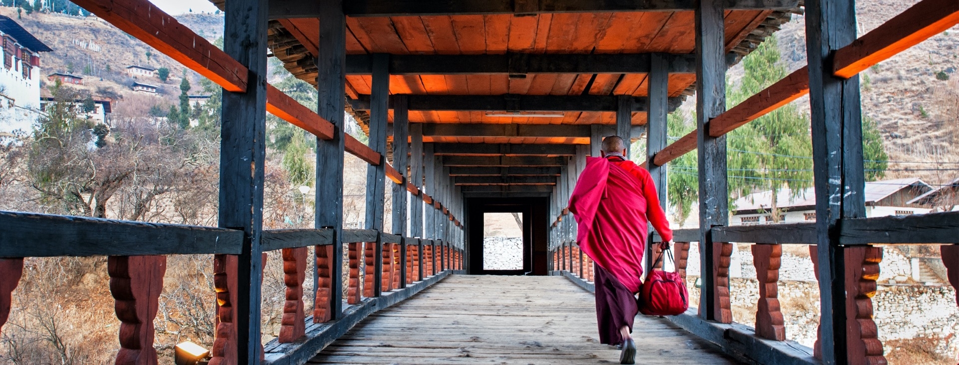 Renkli Festivaller  Nepal & Bhutan ( Nepal'de Holi ,Bhutan'da Tscheu Festivali)