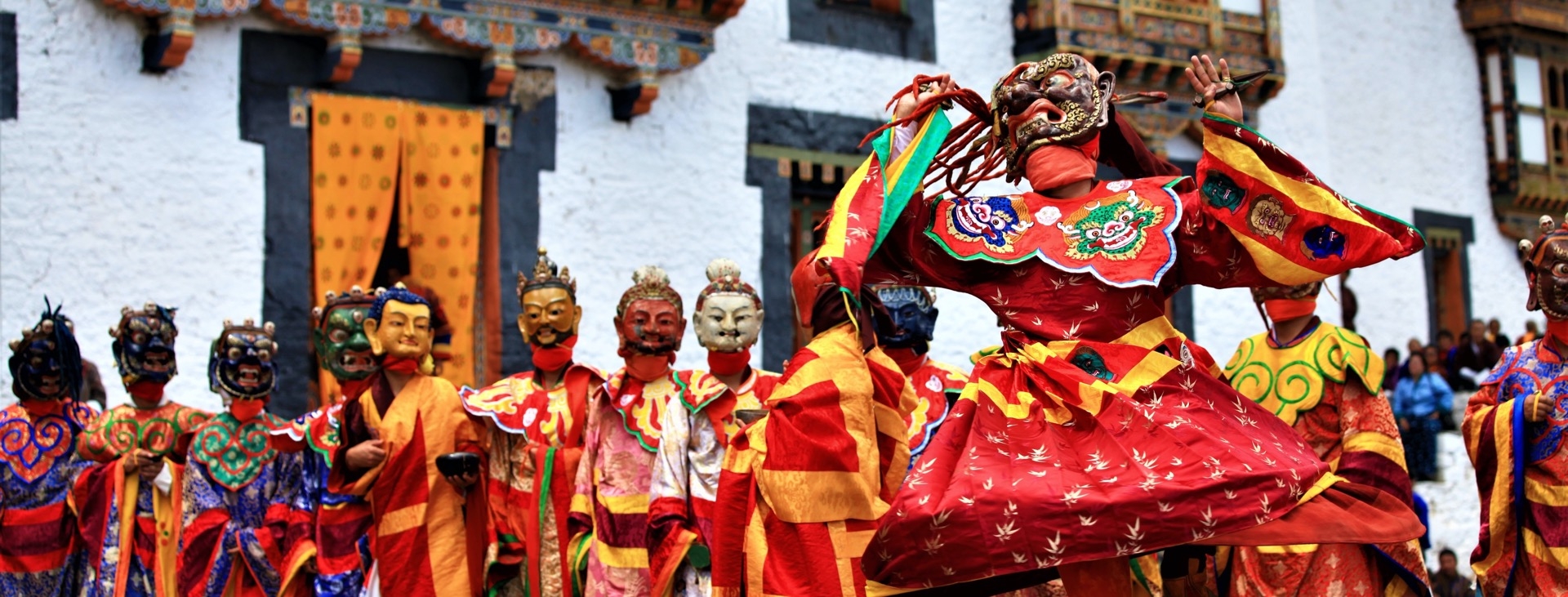 Renkli Festivaller  Nepal & Bhutan ( Nepal'de Holi ,Bhutan'da Tscheu Festivali)